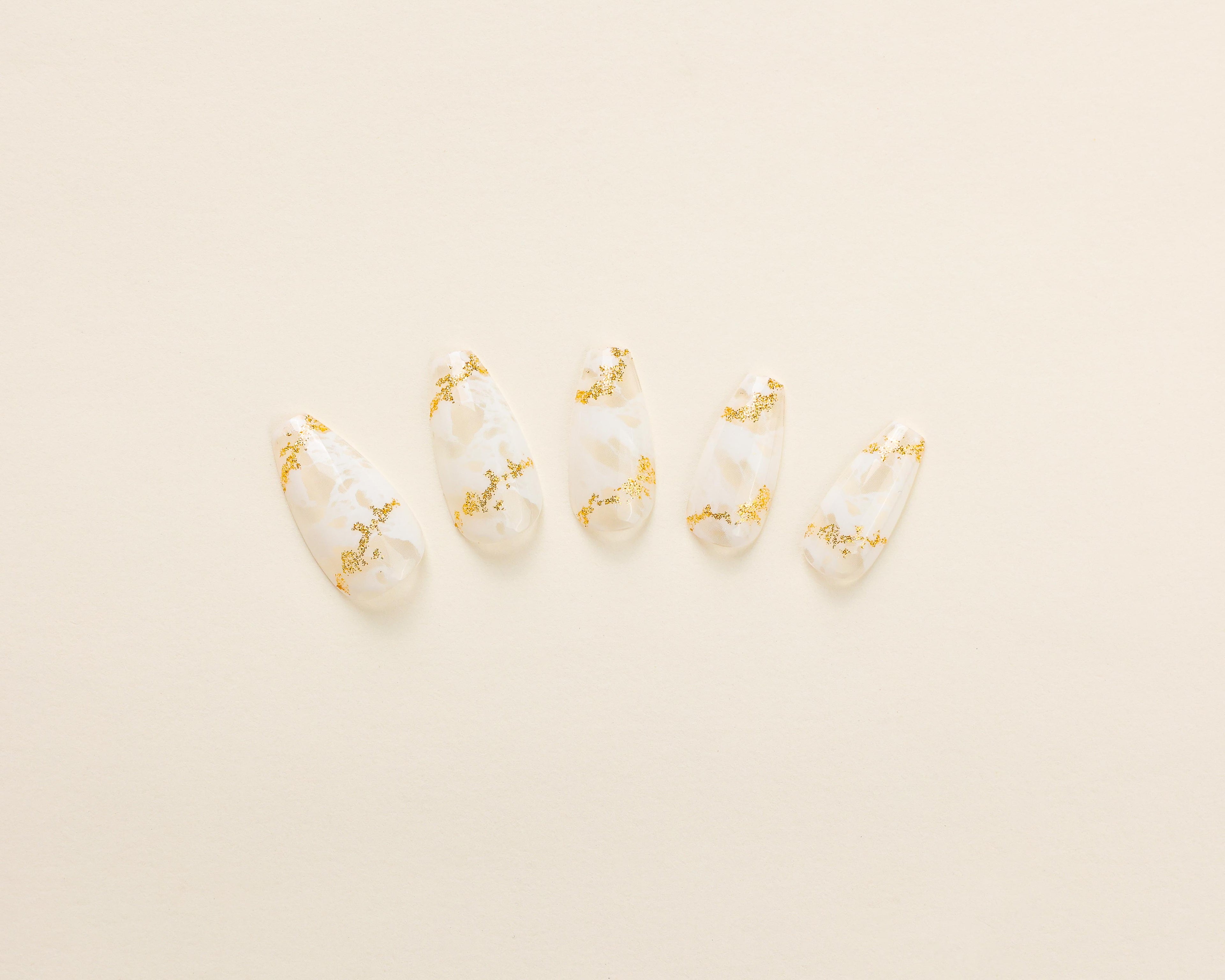 Ivory Glow - Medium Coffin - 24 Adet Takma Tırnak