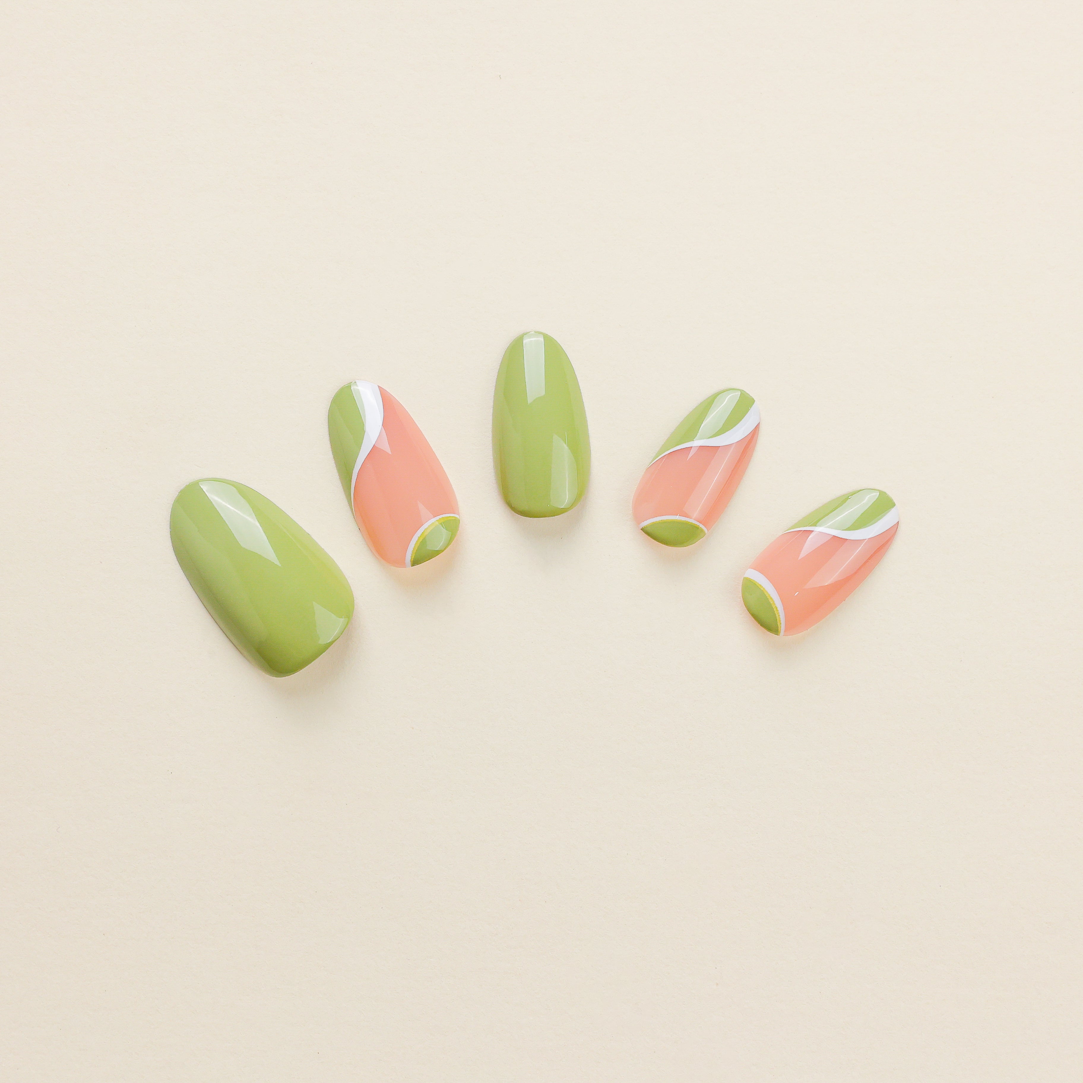 Matcha Breeze - Medium Oval - 30 Adet Takma Tırnak
