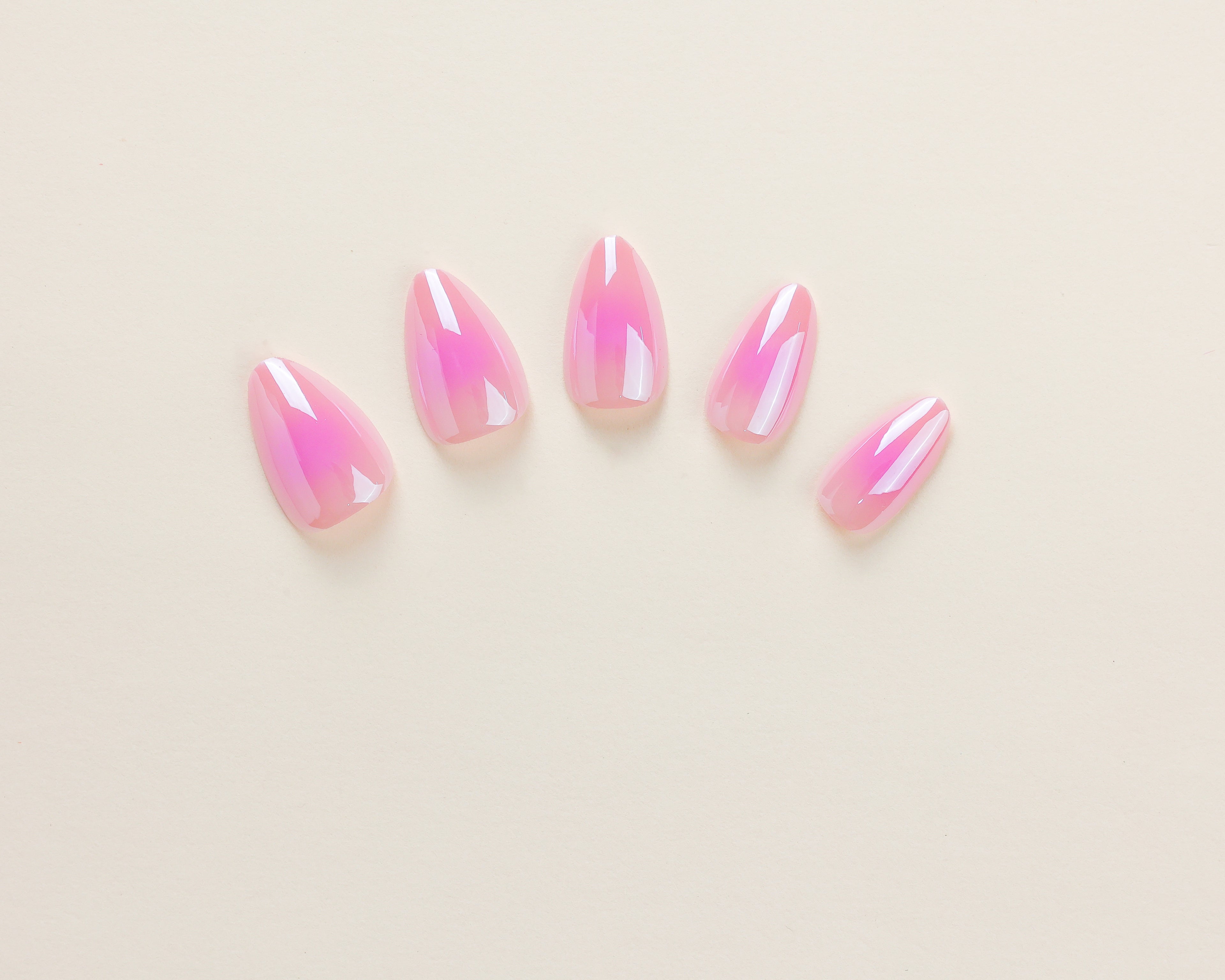 Pink Aurora - Short Almond - 30 Adet Takma Tırnak