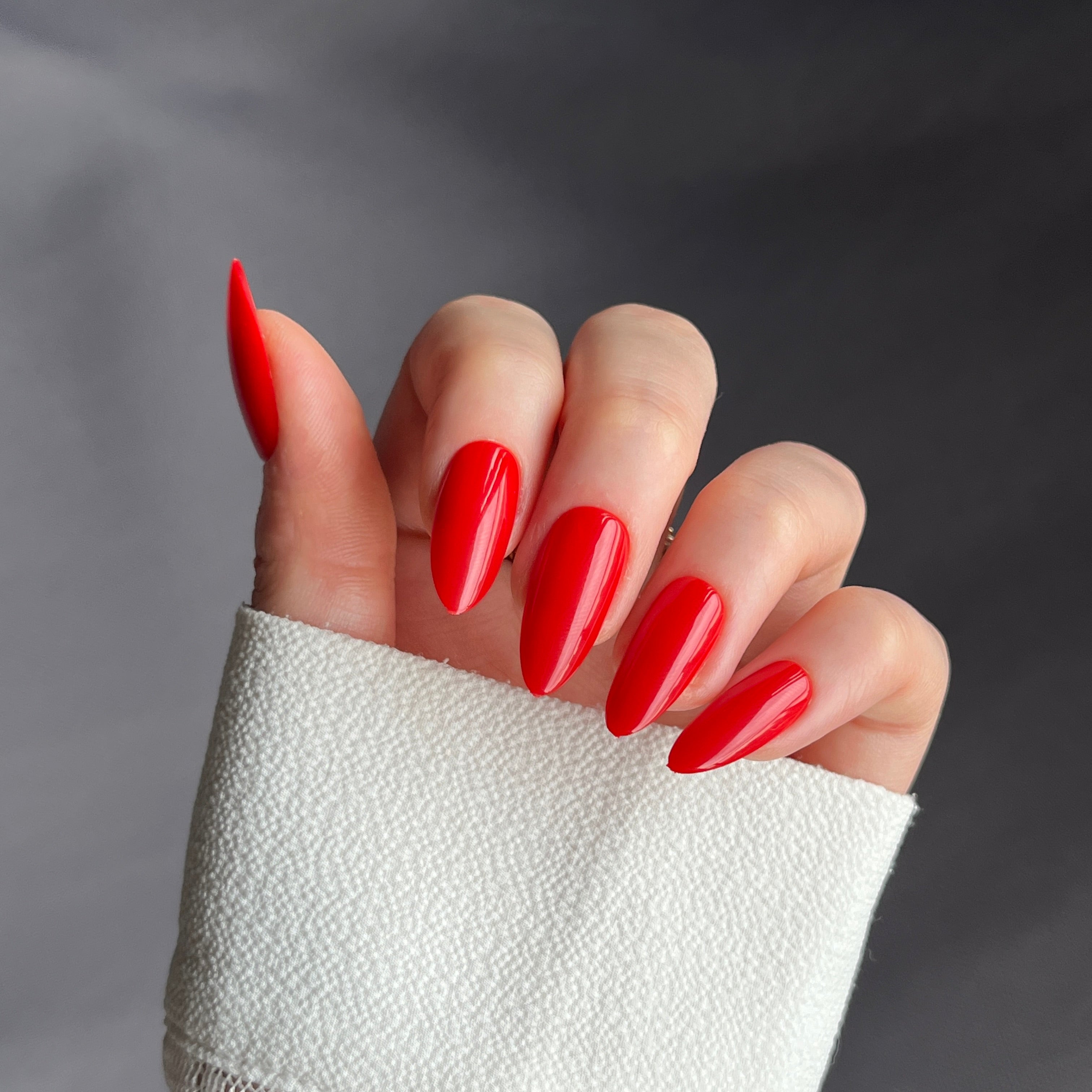 Red Alert - Medium Almond - 30 Adet Takma Tırnak