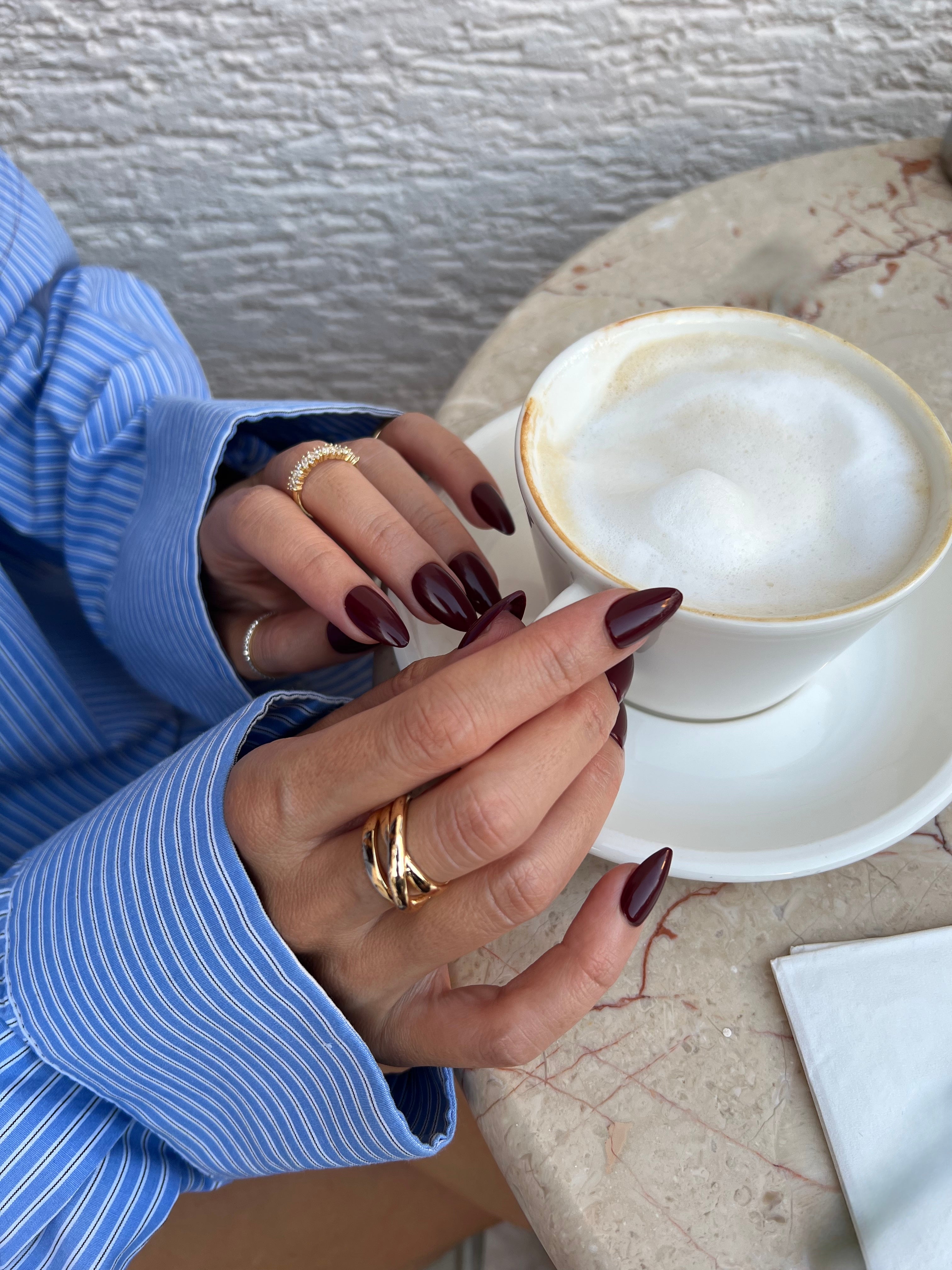 Bordeaux Grace - Short Almond - 30 Adet Takma Tırnak