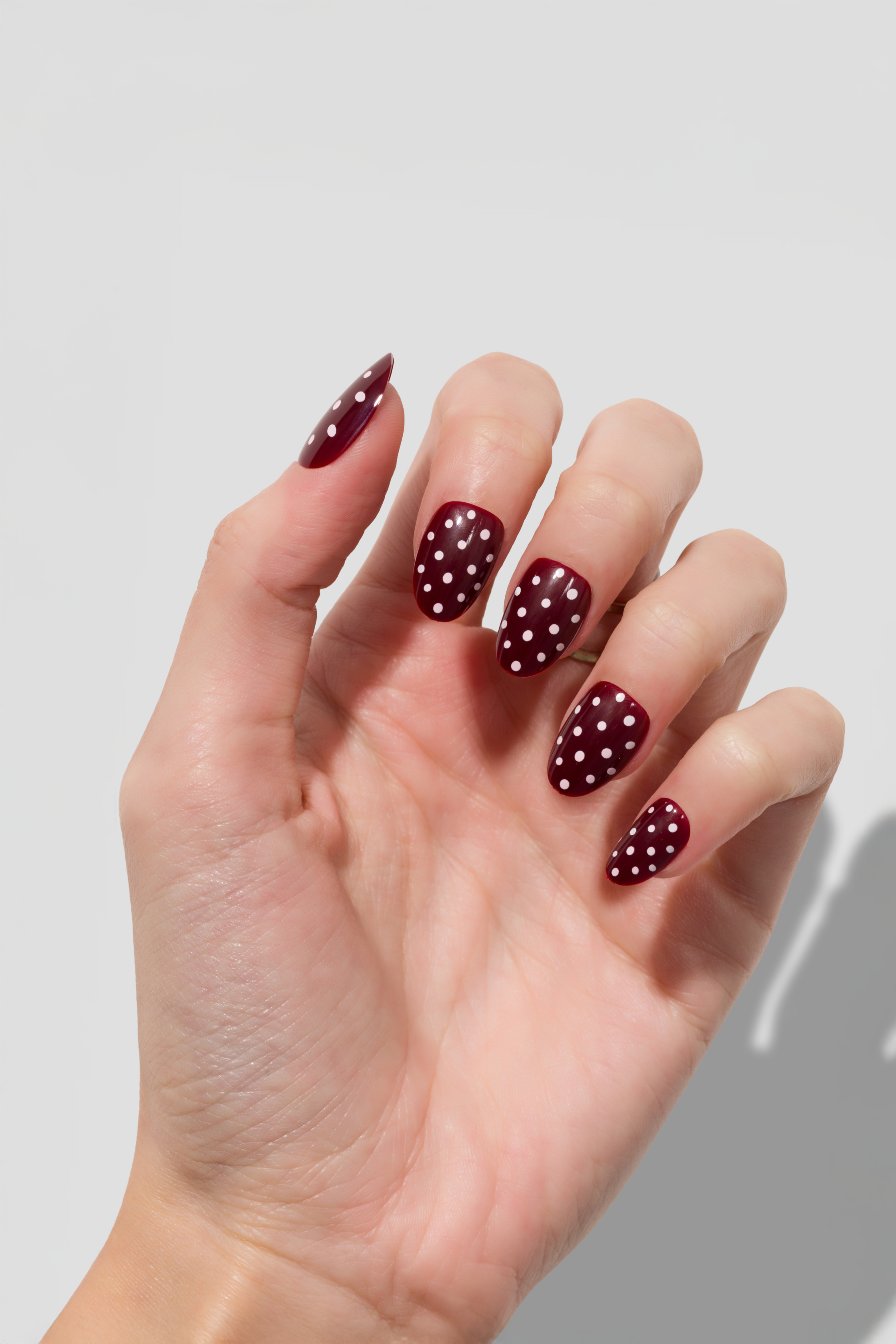 Miss Polka - Short Oval - 30 Adet Takma Tırnak