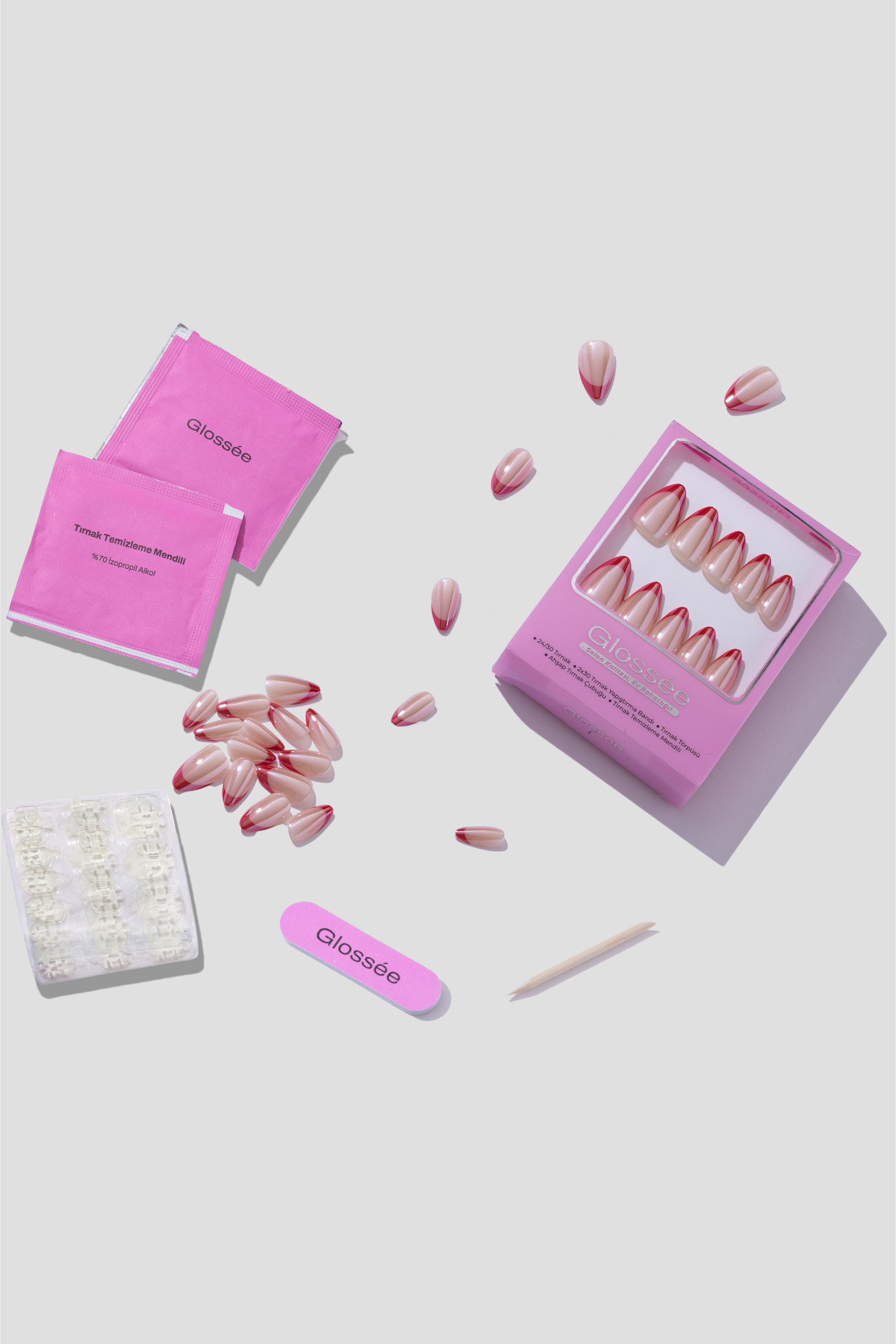 Red Affair - Short Almond - 30 Adet Takma Tırnak