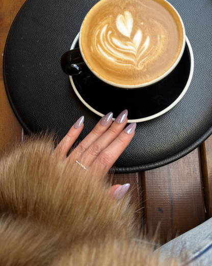 Viola Shine - Short Almond - 30 Adet Takma Tırnak