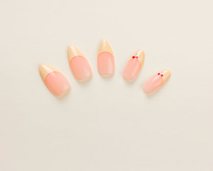 Creamy Cherry - Medium Almond - 30 Adet Takma Tırnak