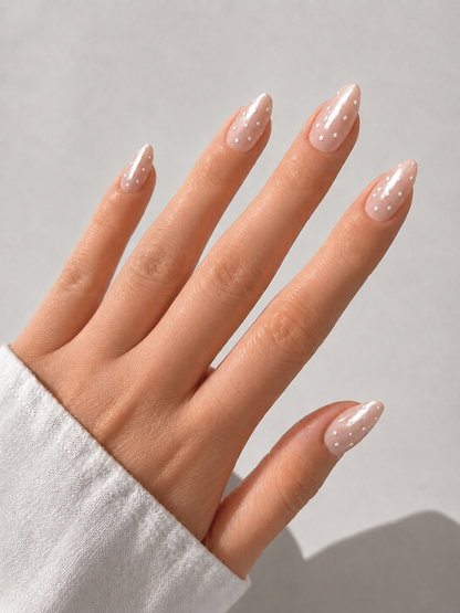 Pearl Dot - Short Almond - 30 Adet Takma Tırnak