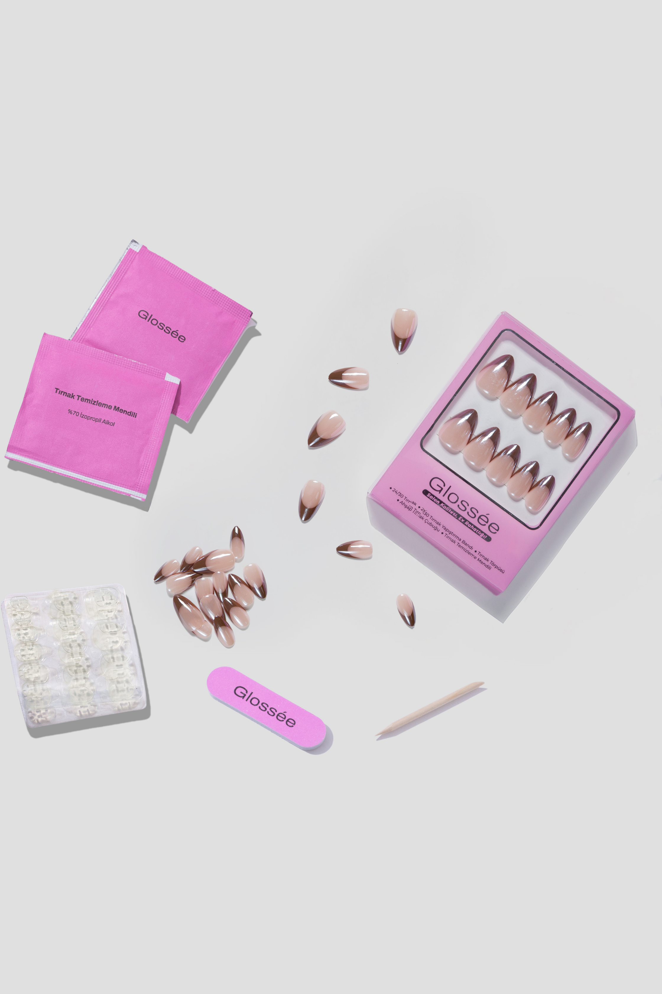 Calm Reflection - Short Almond - 30 Adet Takma Tırnak