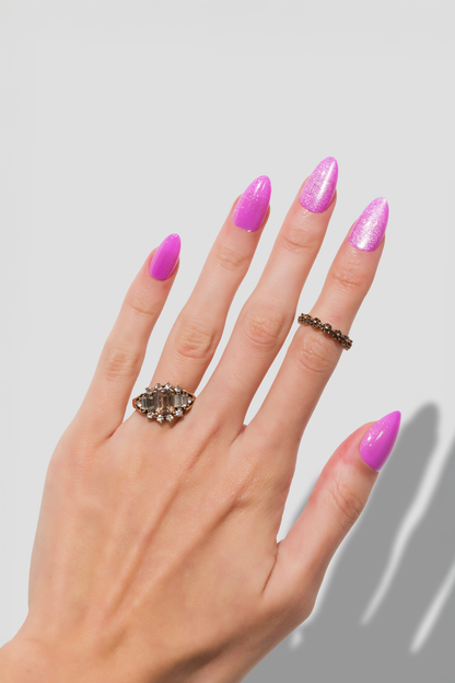 Electric Pink- Short Almond - 30 Adet Takma Tırnak