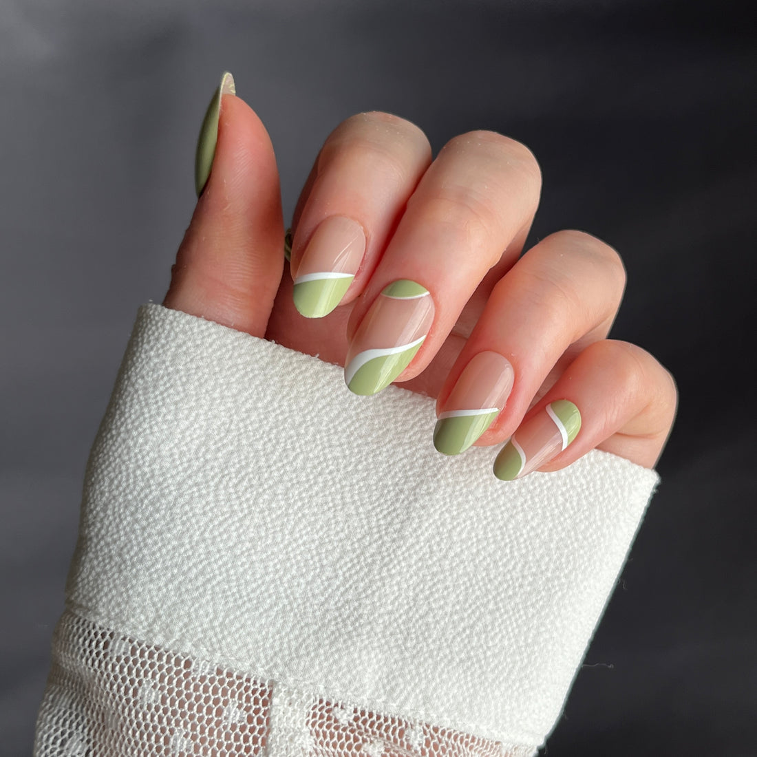 Matcha Breeze - Medium Oval - 30 Adet Takma Tırnak