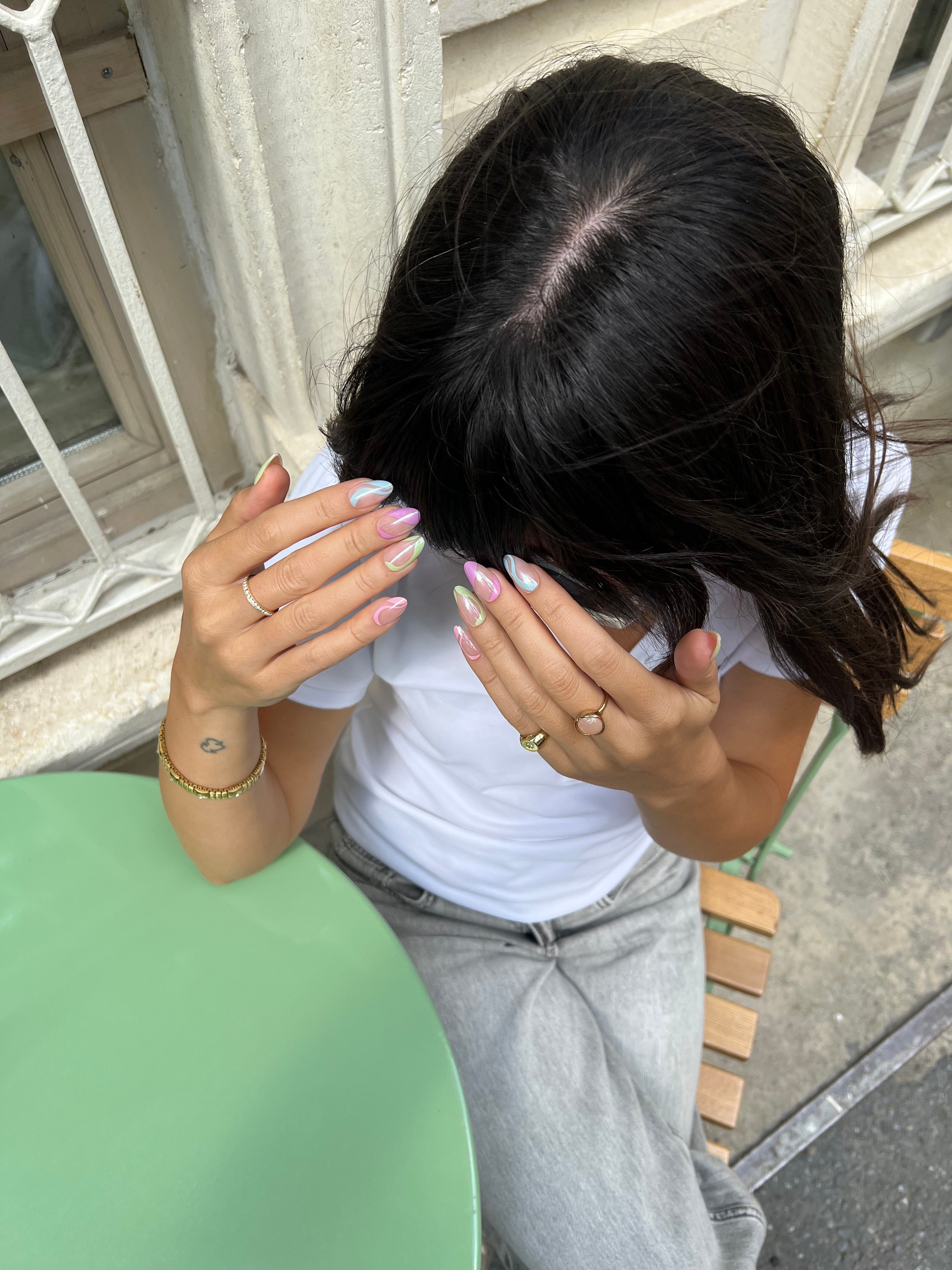 Rainbow Swirl - Short Almond - 30 Adet Takma Tırnak