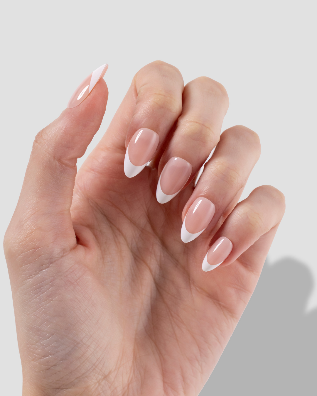 Milky French - Short Almond - 30 Adet Takma Tırnak