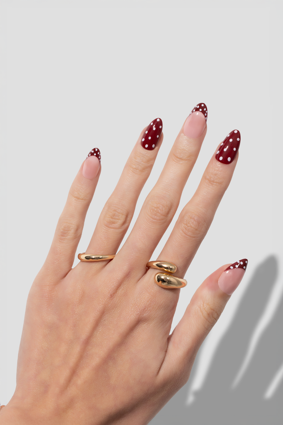 Polka Dots - Short Almond - 30 Adet Takma Tırnak