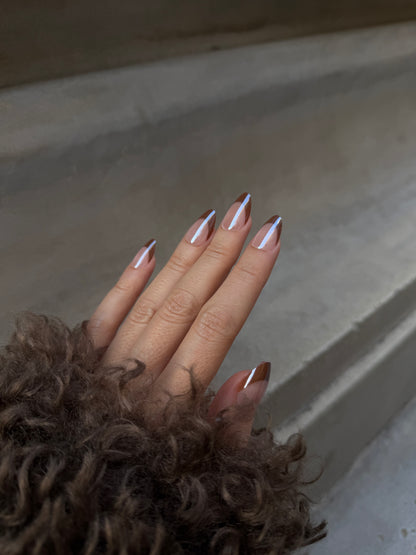 Calm Reflection - Short Almond - 30 Adet Takma Tırnak