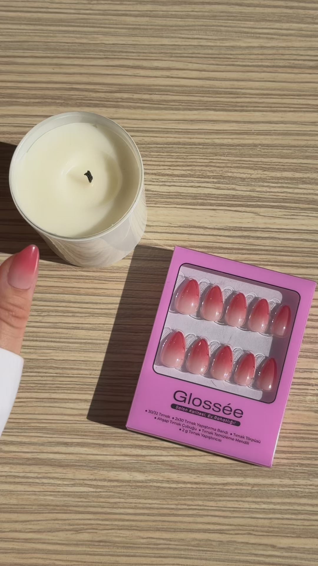 Berry Blush - Short Almond - 30 Adet Takma Tırnak