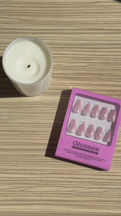 Petal Glow - Short Almond - 30 Adet Takma Tırnak